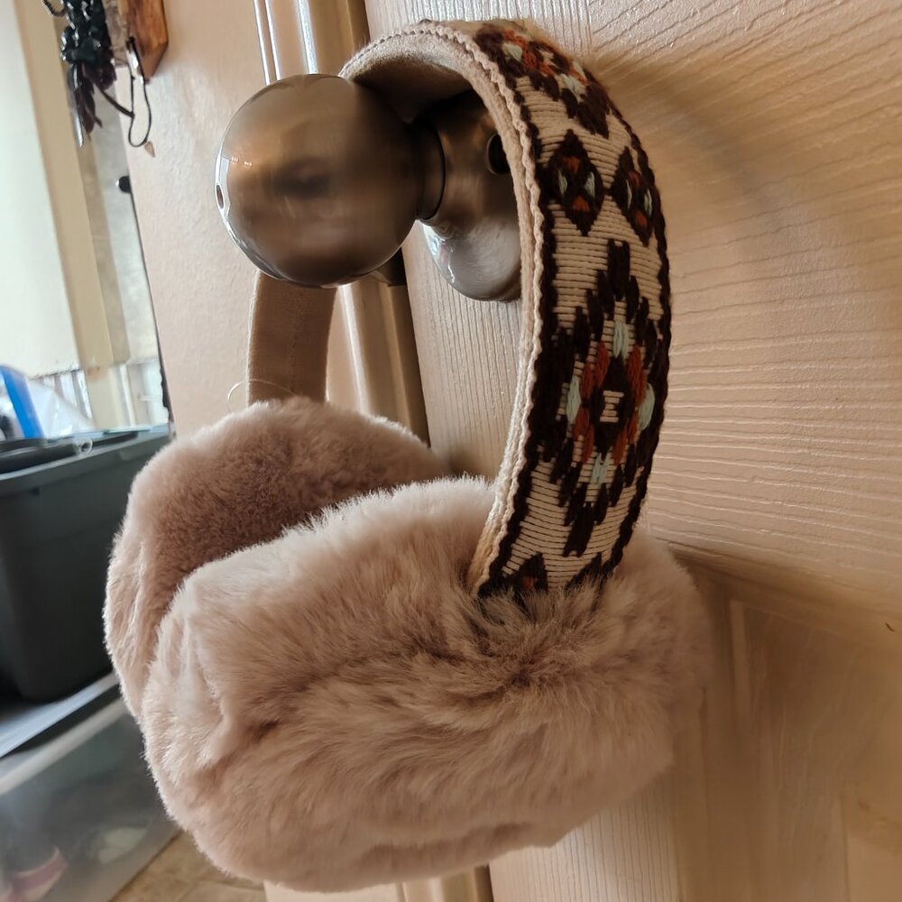 Aztec Earmuffs - Picture 3 of 4